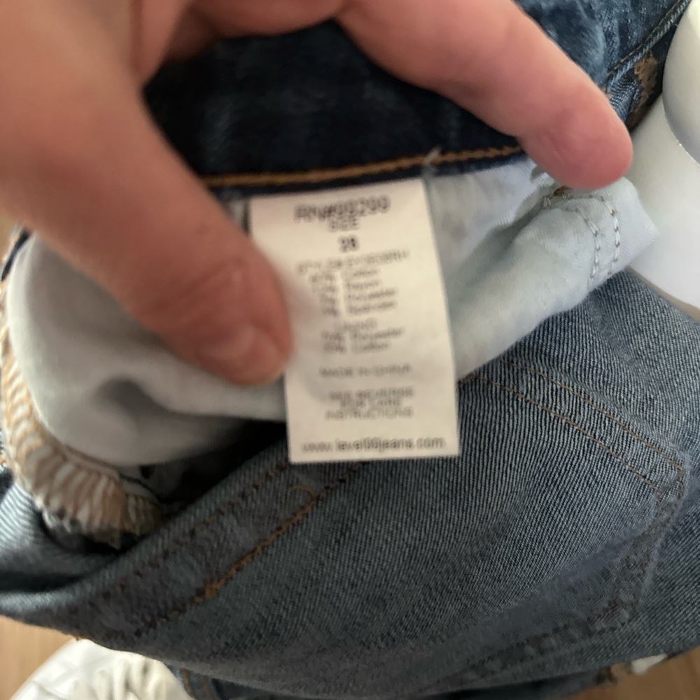 LEVEL 99 Cropped Distressed Denim Jeans - Picture 5 of 7